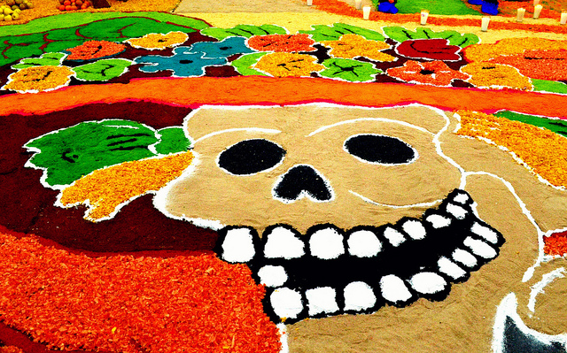 Perche-ai-messicani-piace-festeggiare-il-Dia-de-los-muertos-colori