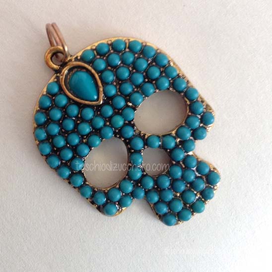 calaverita ciondolo
